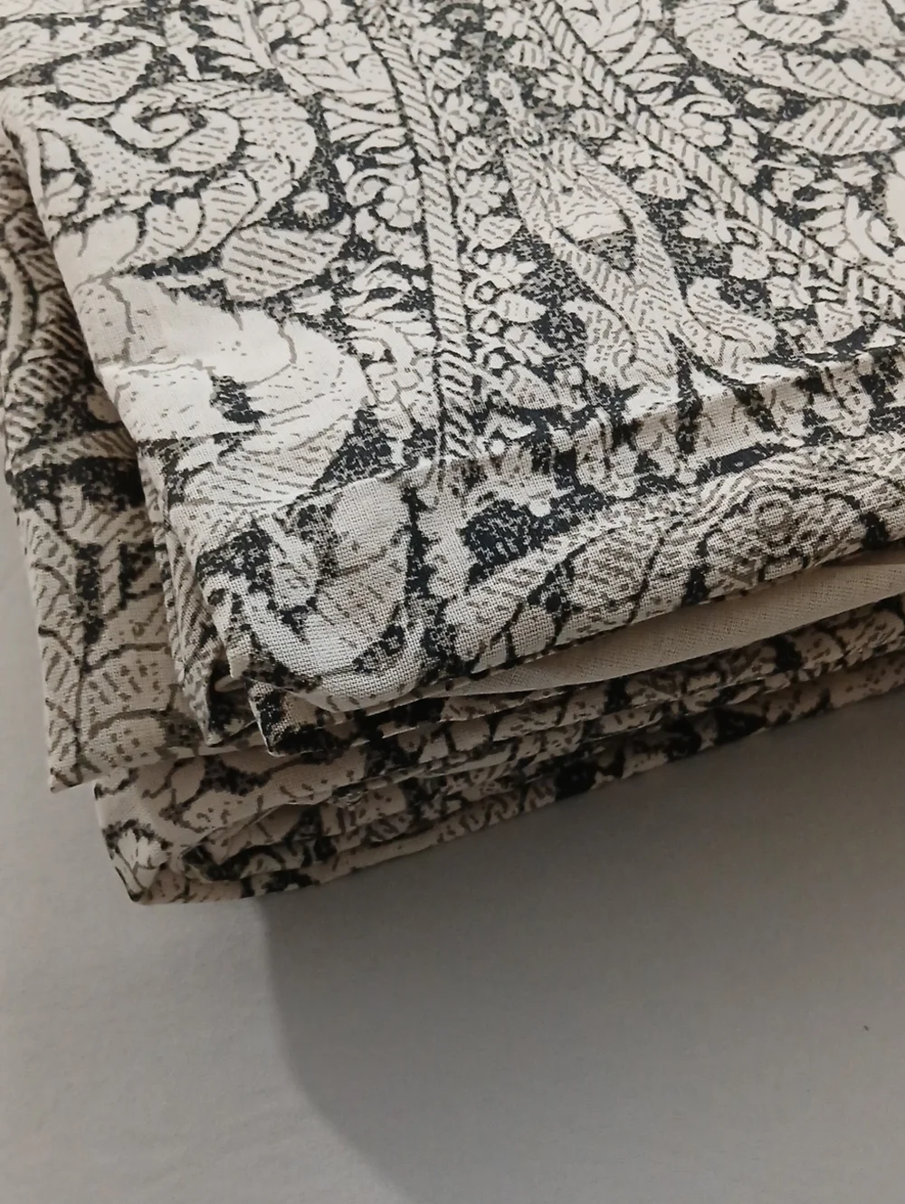 Crate & Barrel Queen Duvet Cover Set